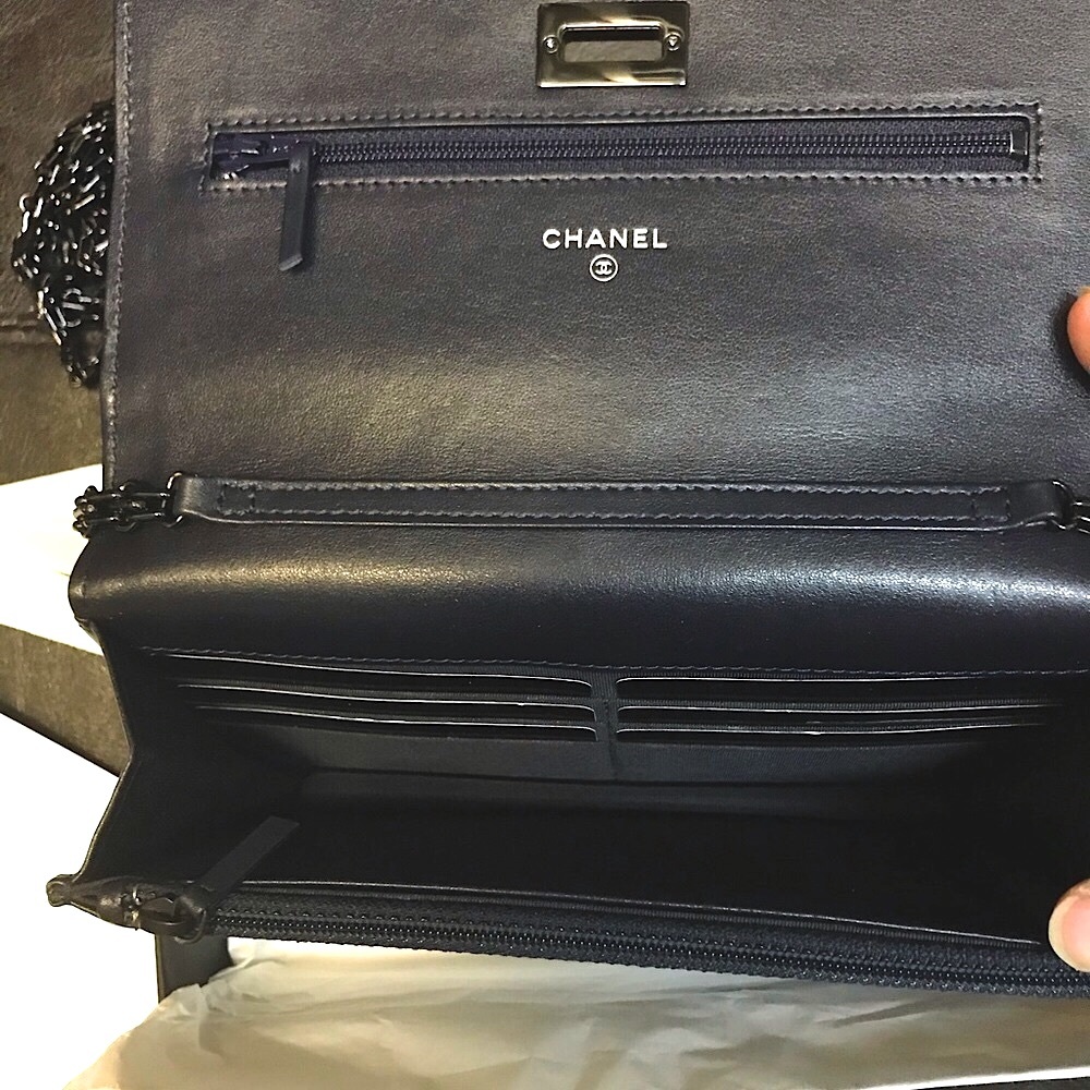 !!SOLD!! CHANEL reissue WOC wallet on Chain - Picture 11 of 12